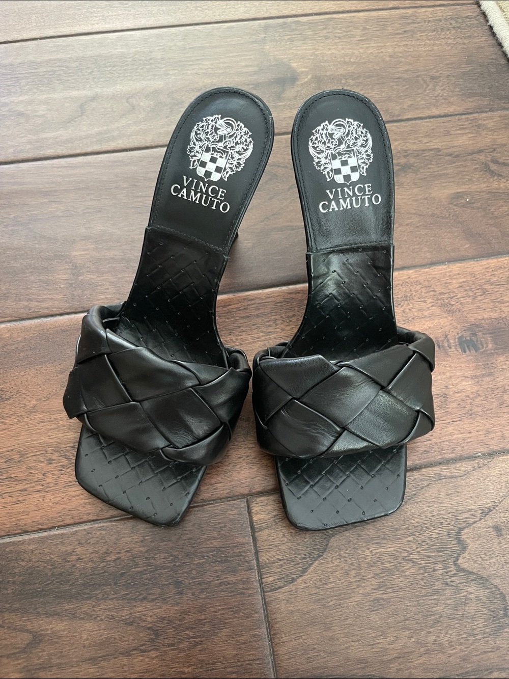 Vince Camuto woven slides black size 7 heels